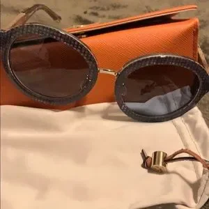 Tory Burch | Accessories | Nic Tory Burch Sunglasses Navy  display picture 3